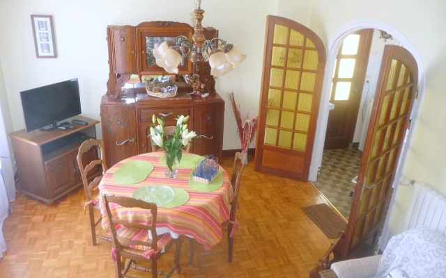 House in Treompan Near Sandy Beach