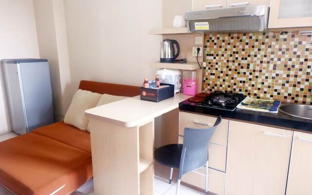Kalibata Apartment With Sofa Bed Near Shopping Center
