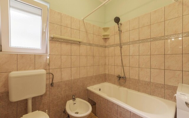 Nice Home in Liznjan With Wifi and 1 Bedrooms