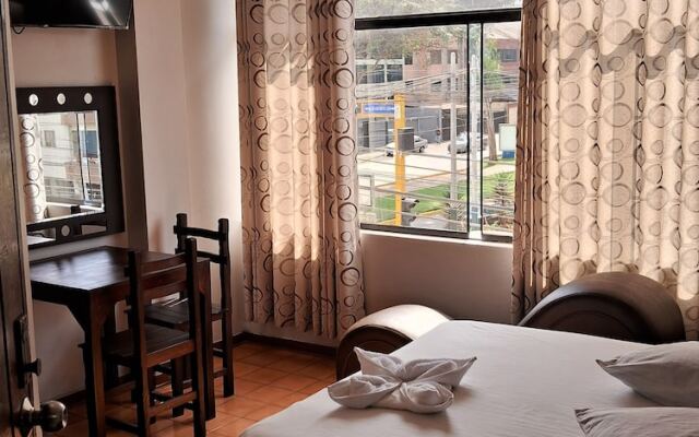 Hotel Las Artes Inn