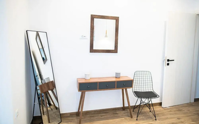 Pebble Garden Aloe - Pampas Grass