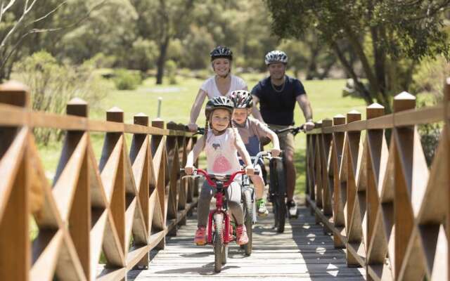 Oaks Lake Crackenback Resort