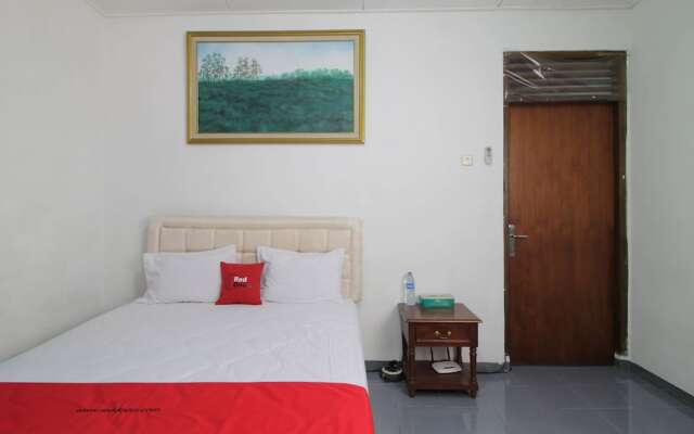 RedDoorz @ Jalan Bangka 2