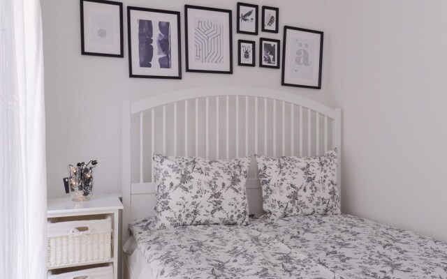 FM Deluxe 1-BDR Apartment - Minimalism & Charisma