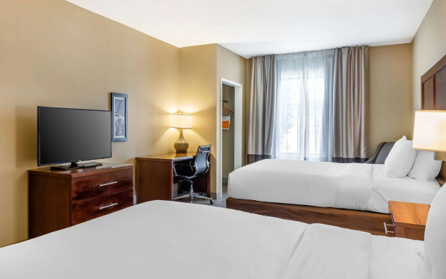 Comfort Inn & Suites at CrossPlex Village