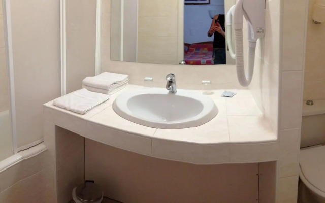 Hotel Magenta