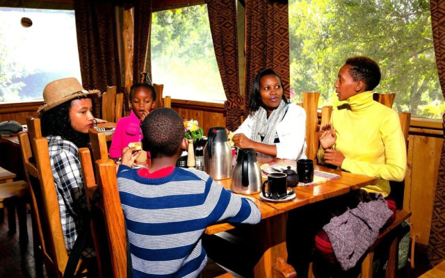 Rhino Watch safari Lodge