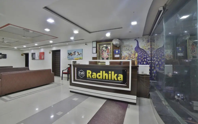 Oyo 44421 Hotel Radhika