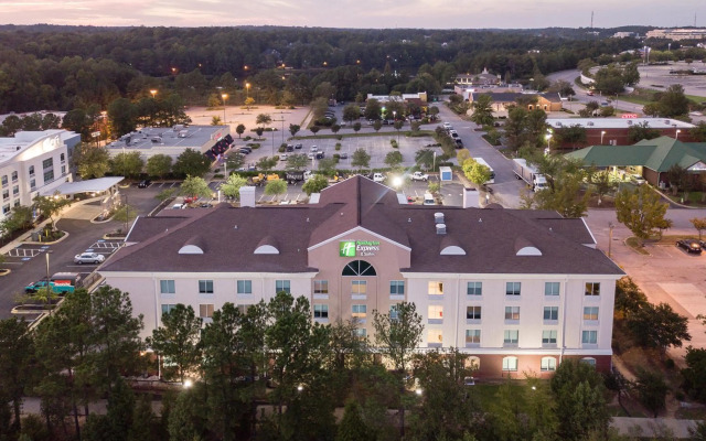 Holiday Inn Express & Suites Columbia-I-26 @ Harbison Blvd by IHG