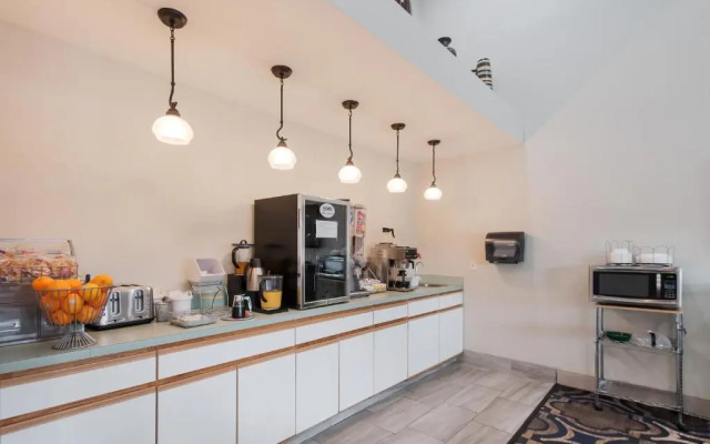 Super 8 Indian Head Md