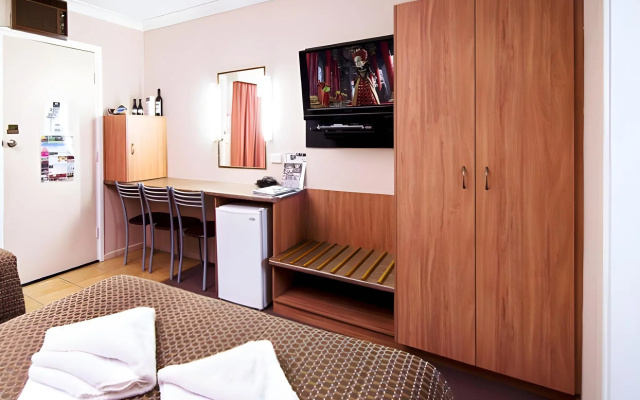 Riviera on Ruthven Motel – Guest Rooms – Toowoomba