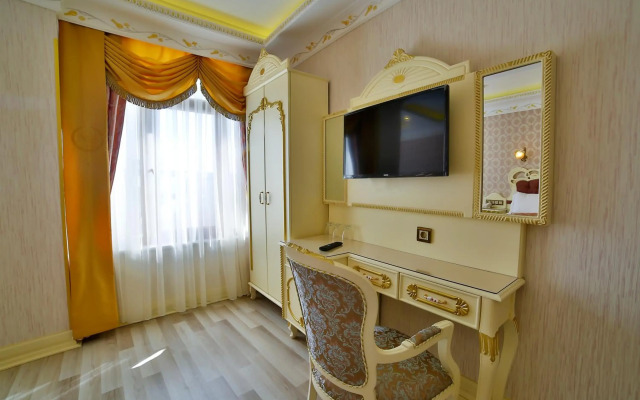 Nayla Palace Hotel