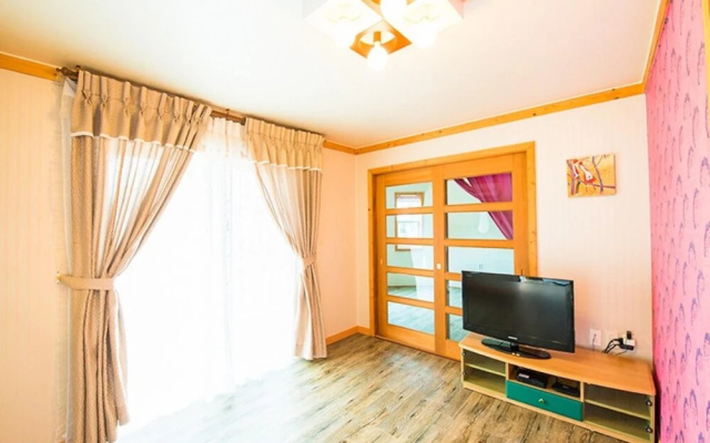 Gangneung Gyeongpo Awoolim Pension