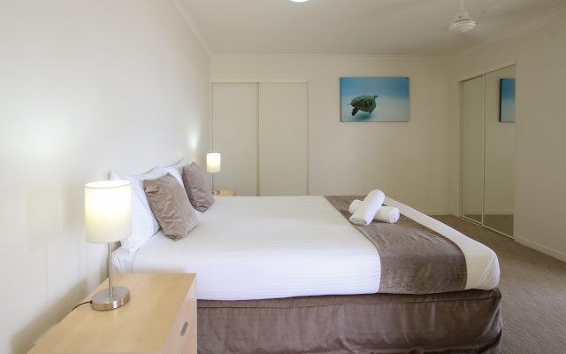 Caloundra Central Apartment Hotel – Guest Rooms – Battery Hill