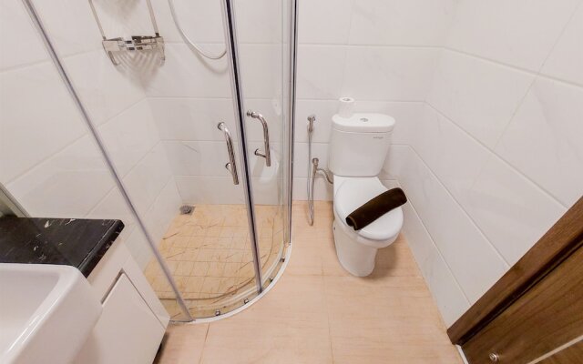 Homey And Spacious 3Br Sky House Bsd Apartment