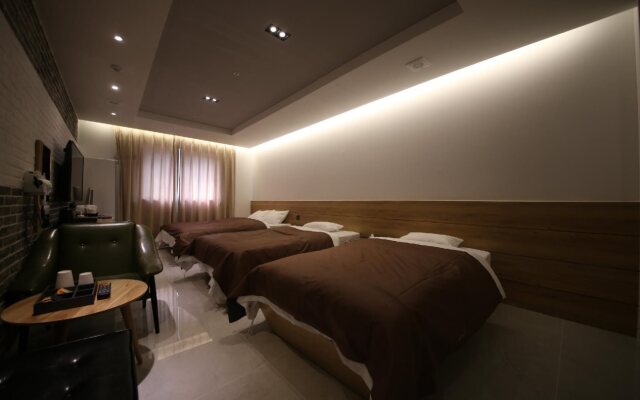 Hotel Moon Cheonan Sinbuldang