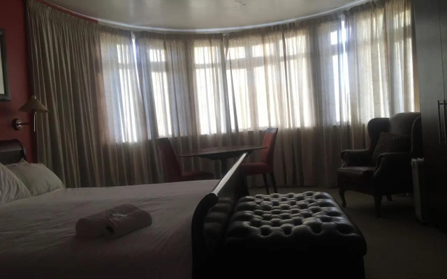 Arkenstone Frys Guesthouse And Restaurant