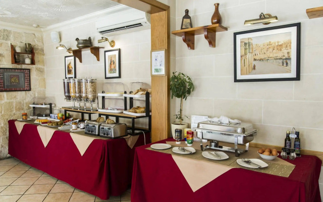 Rokna Hotel