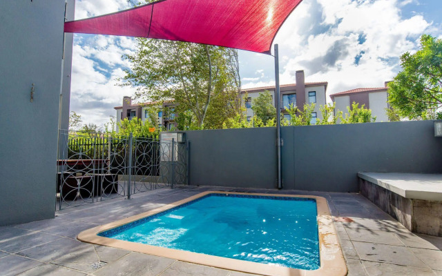 Burgundy Luxury Apartments