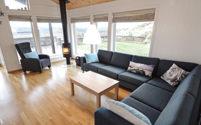 9 Person Holiday Home in Lyngdal