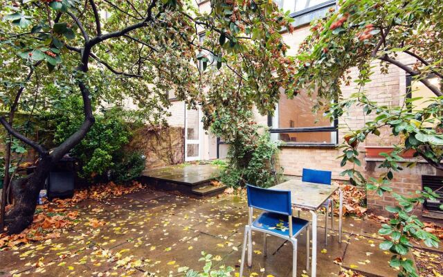 Lovely Flat in Literary London