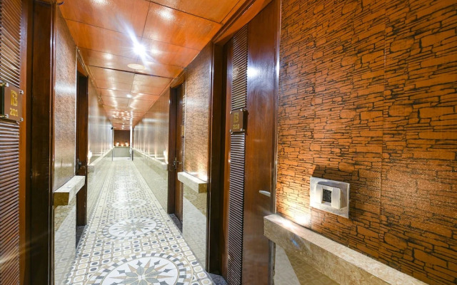 Fabhotel Billionaire Inn