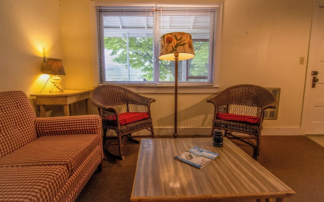 Fountain Point Resort