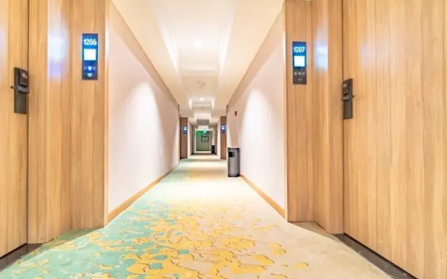 GreenTree Inn Express Hotel (Deyang Wenmiao Square )