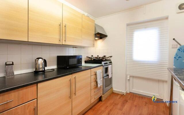 Gabriella Aprt, 3 Bedroom, Parking, City Centre