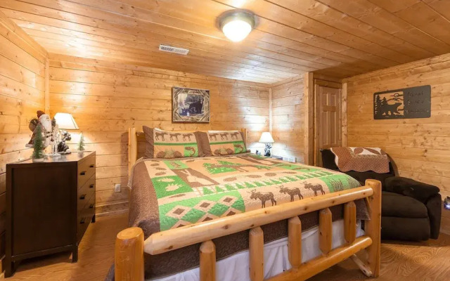 Something Extra 2 Bedroom Cabin by RedAwning