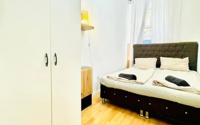10BR Apt for Groups 8Min to Rathausplatz