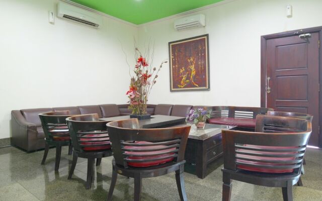 马卡萨艾里帕那库康大道1号酒店(Airy Panakkukang Boulevard 1 Makassar)