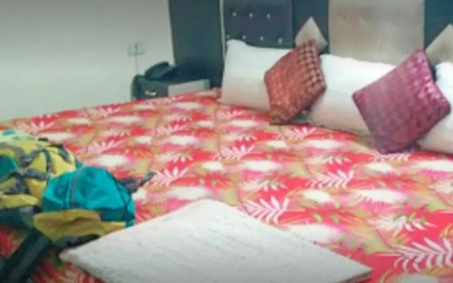 OYO 26655 Dr Guest House