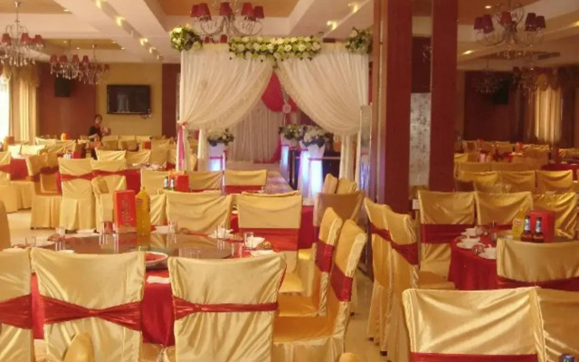 Dazhou Pengfei Grand Hotel (Dazhou Renhe New Town Railway Station)