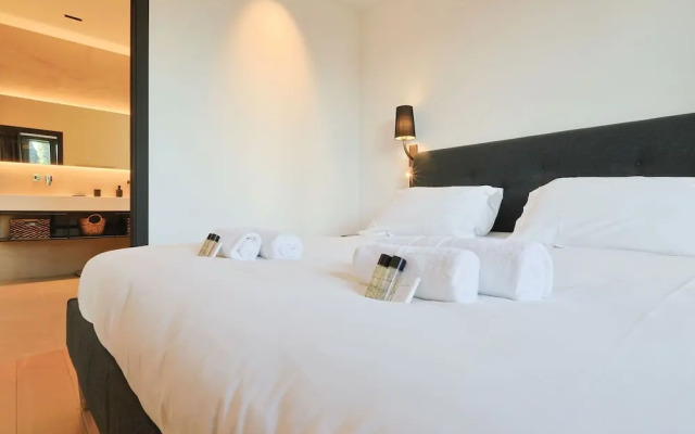 Villa Deva - 5 Bedrooms - Heated Pool