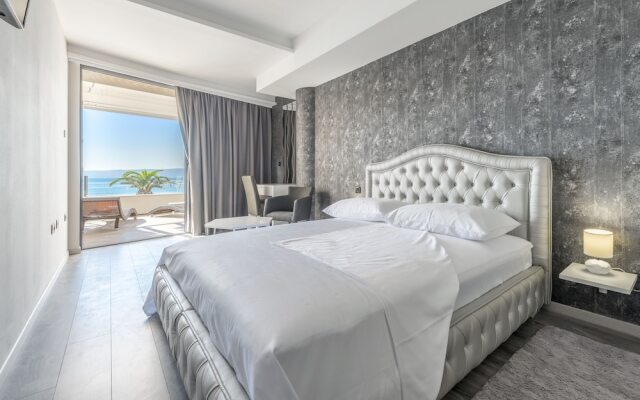 Sea View Luxury Rooms Seven of Nine