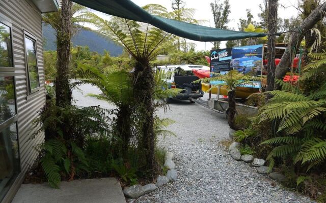 Central Franz Josef Cabins and Flats