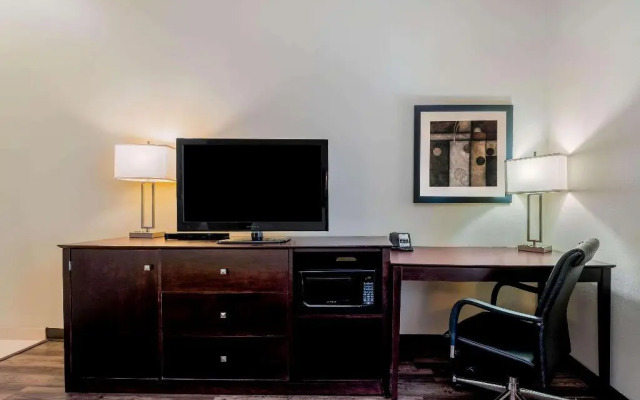 La Quinta Inn & Suites Marshall