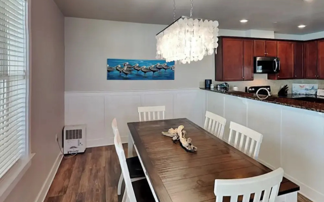 Beachside Blue Sailfish by Ryson Vacation Rentals