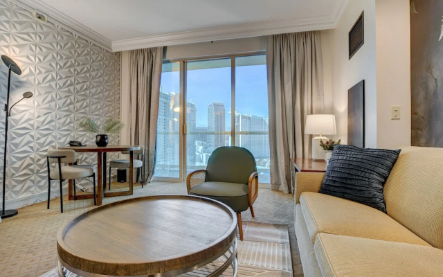 Premium Suite w/balcony at The Signature