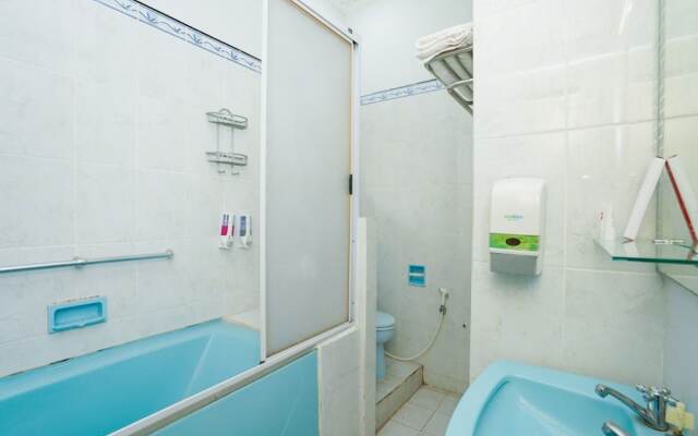 OYO 1346 Sinergi Hotel Gresik