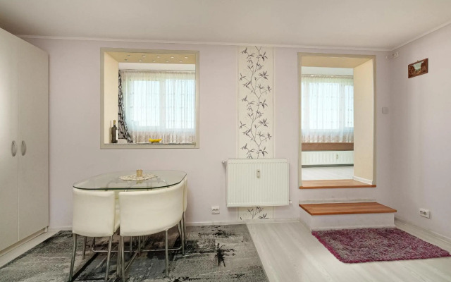 Stone Gate Apartment #1