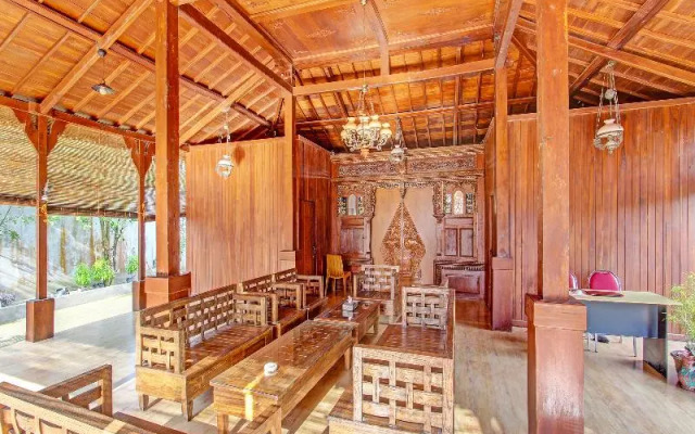 Collection O 91629 Ndalem Abhirama