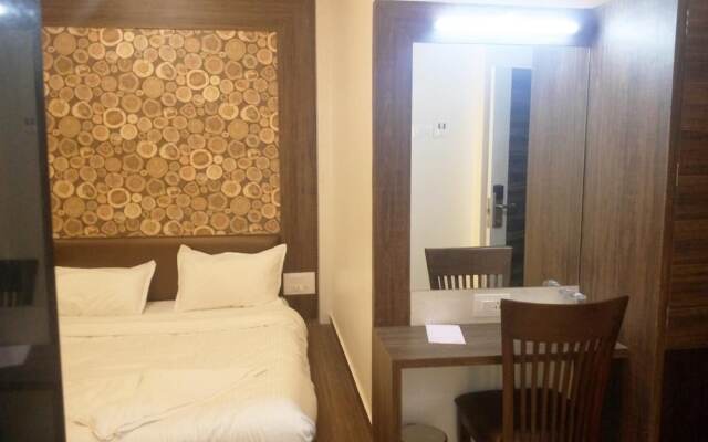 Hotel Pushpak Park