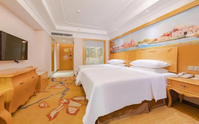 Venus Hotel Gongming Rainbow