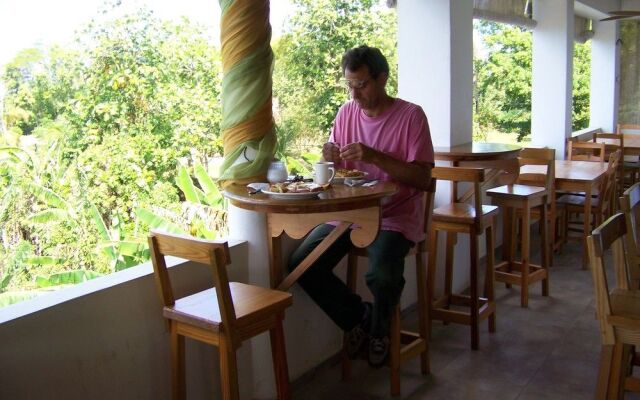 Rhodes Beach Resort Negril