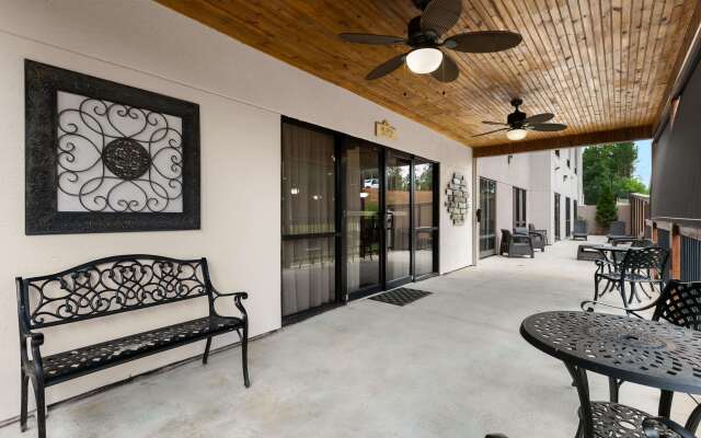 Comfort Suites Commerce