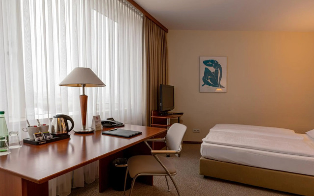 Globana Airport Hotel