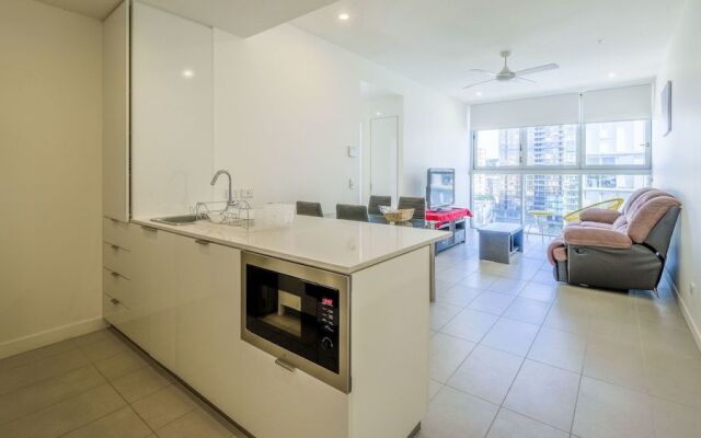 Sofun Apartment In Newstead