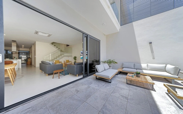 Catalina Residence Apt 3 - L.g. Smith Boulevard 546-j
